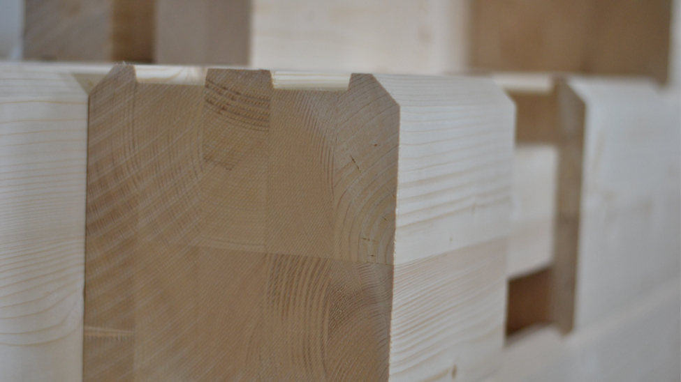 Клеєний профільований брус з смереки